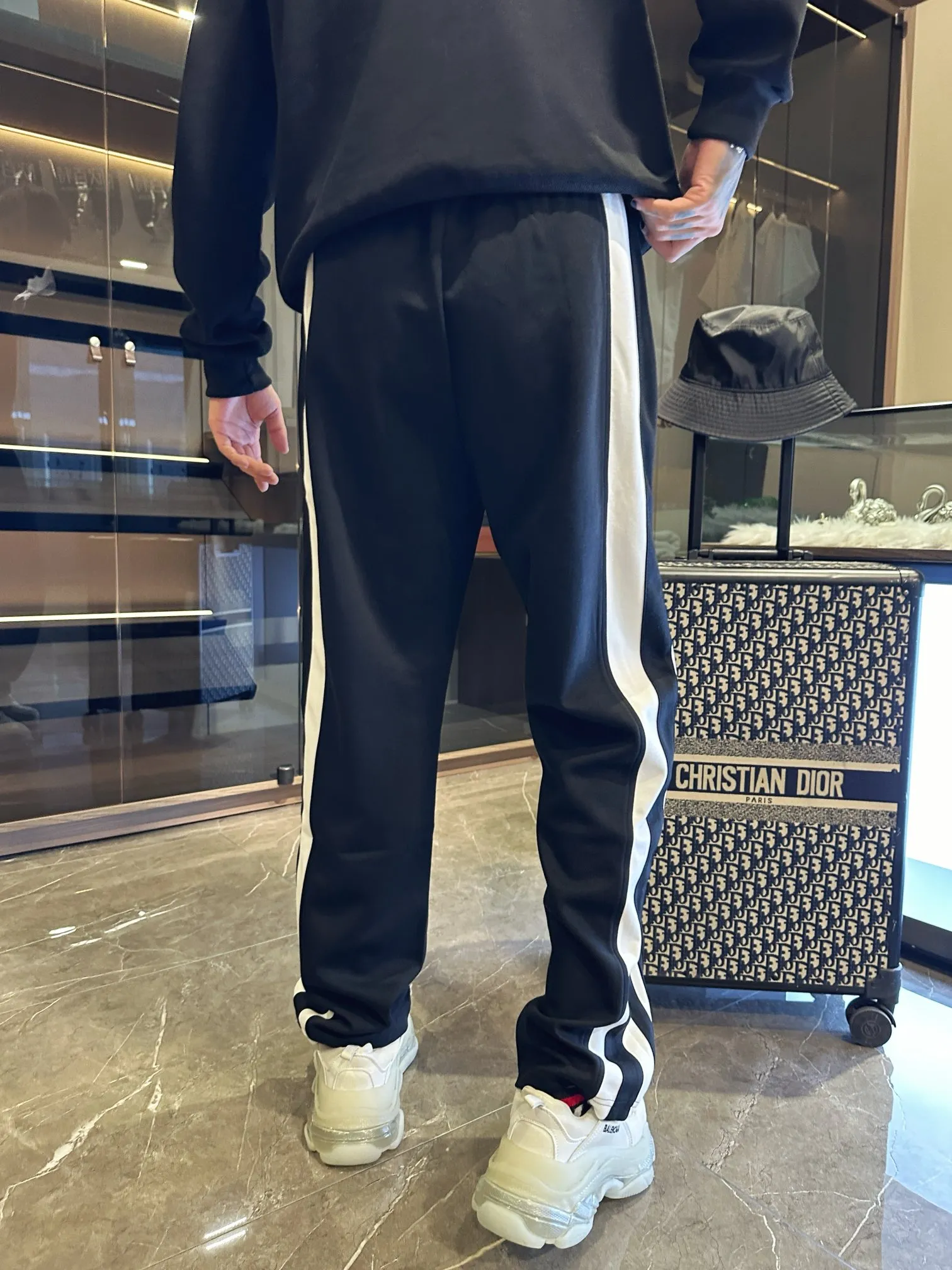 Balenciaga 🆕2026 Autumn and Winter New Arrival Casual Pants! The official website will be released simultaneously. Brand Classic LOGO casual pants, customized fabrics, excellent comfort and strong touch. Highly recognisable, perfect appearance and craftsmanship. Size:M-3XL